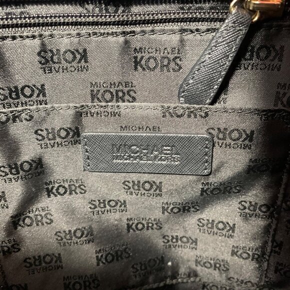 MK Michael Kors Jet Set Black Saffiano Leather Multifunction Pocket Tote Bag - Picture 13 of 16